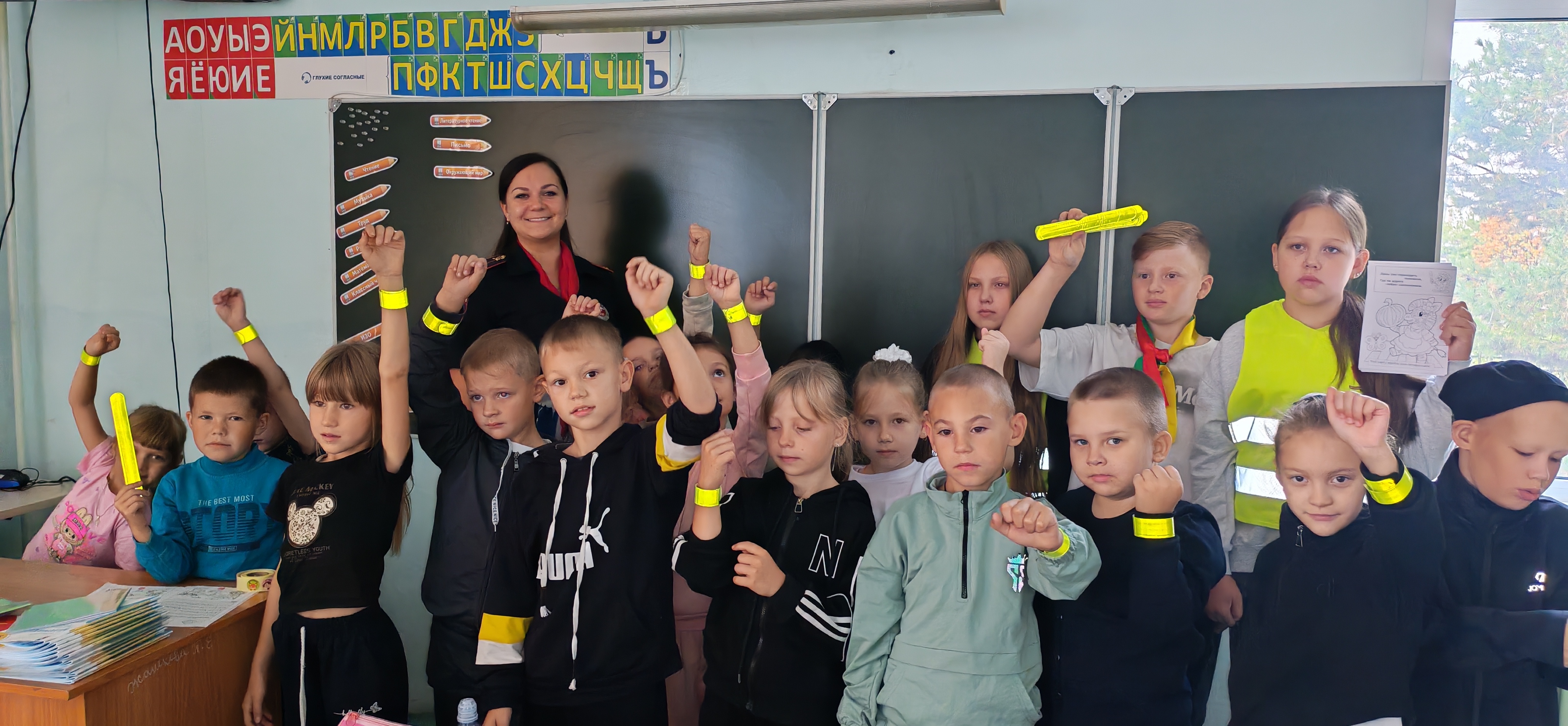 Акция с первоклашками «На велосипеде и на СИМ, безопасно колесим!»