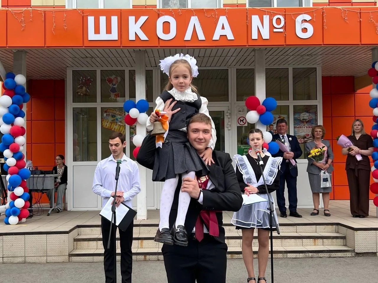 Губернатор Илья Середюк поручил обеспечить безопасность проведения «Последних звонков»
