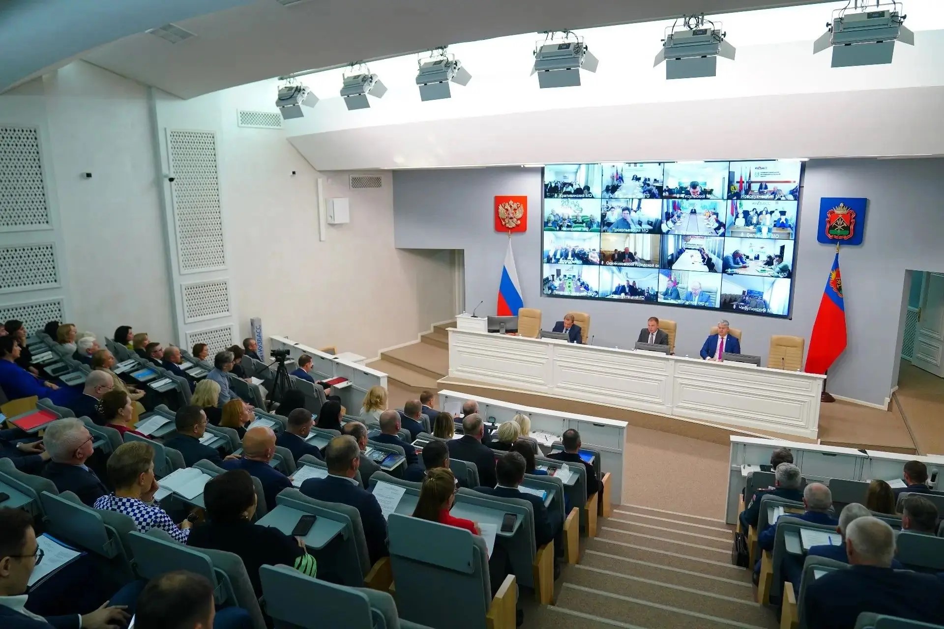 В Кузбассе завершают подготовку общественного транспорта к работе в зимние холода